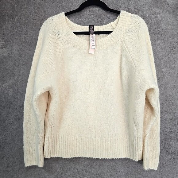 Victoria's Secret Fuzzy Cropped Cream Color Sweater Women's Size X Small 165/84A - Picture 1 of 12